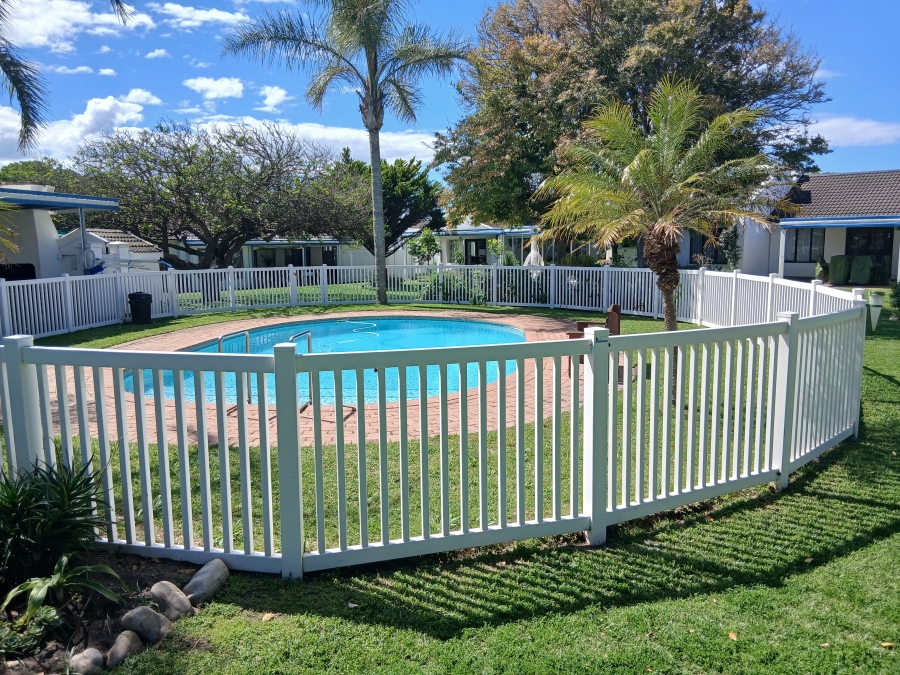 2 Bedroom Property for Sale in Paradise Beach Eastern Cape